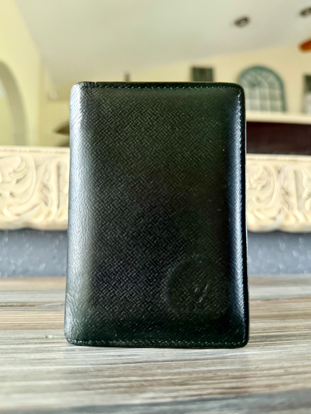 Louis Vuitton Taiga Leather Porte Valeurs Cartes Wallet Bi-fold Cardholder